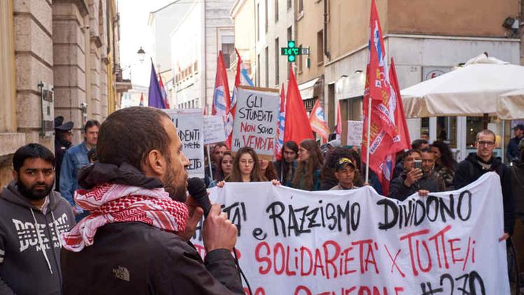 2017-10-27_Mantova, 
Manifestazione dei cobas e studenti
Photo:©StefanoSaccani2017