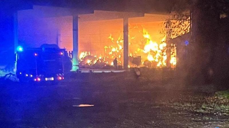 Rotob San Benedetto Po, incendio in un’azienda agricola: in fiamme trecento ...