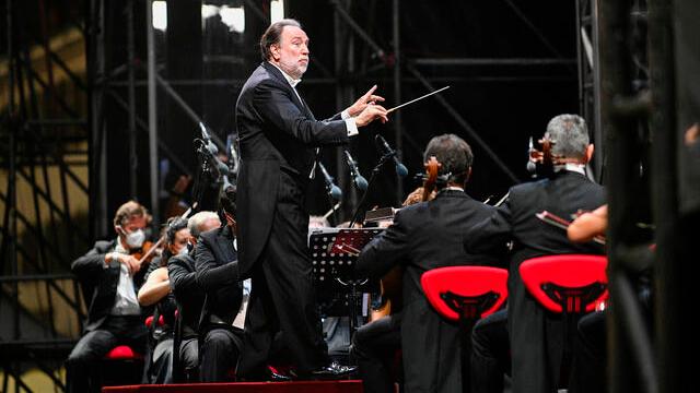 Scala, torna in concerto in piazza Duomo della Filarmonica, il pubblico ...
