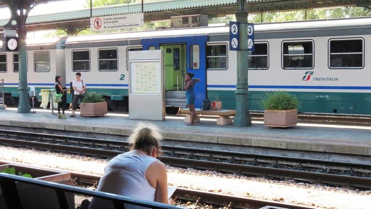 Linee Blu Guasti sulle linee ferroviarie: quattro corse tagliate e ritardi